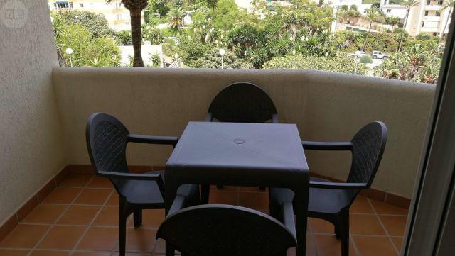 For rent from 1/10/23 to 31/5/2024 nice studio in Benalmadena Costa on the 1st line of the beach with side sea views