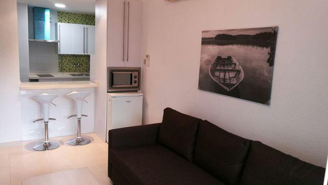 BEAUTIFUL APARTMENT FOR RENT ON THE 1ST LINE WITH SEA VIEWS IN BENALMÁDENA FROM 1/10/2023 TO 31/5/2024