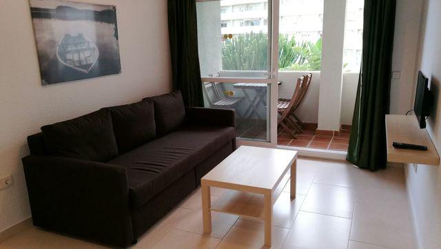 BEAUTIFUL APARTMENT FOR RENT ON THE 1ST LINE WITH SEA VIEWS IN BENALMÁDENA FROM 1/10/2023 TO 31/5/2024