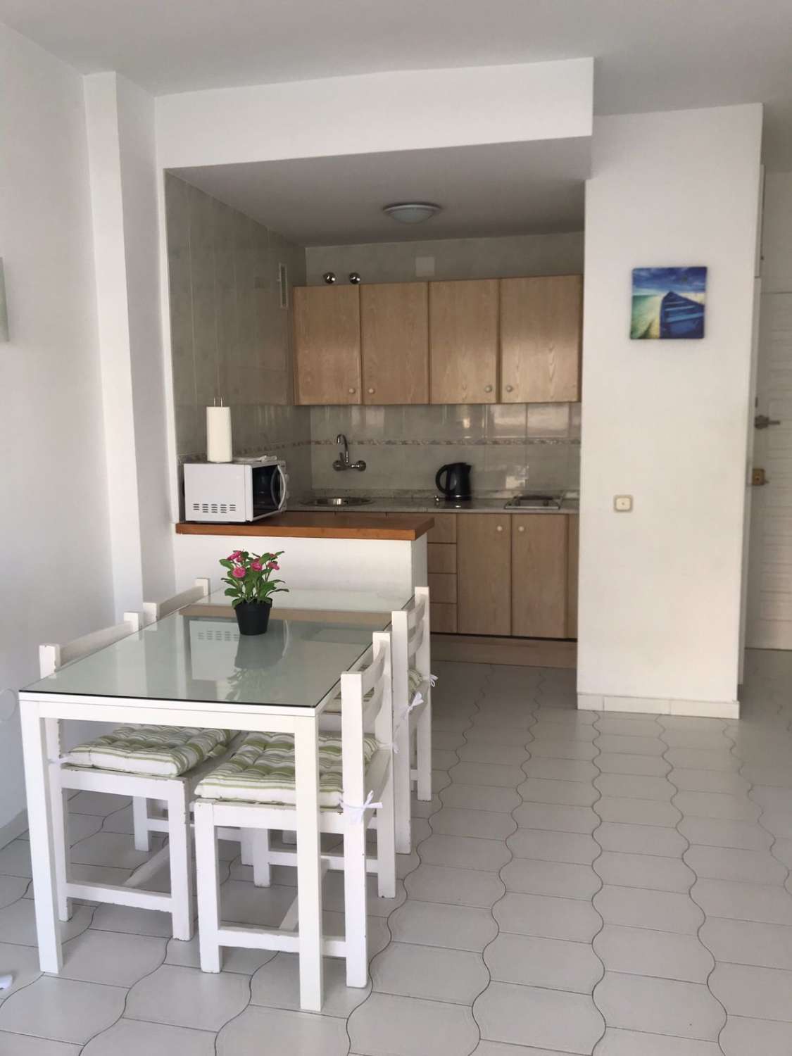 Magnificent apartment with sea views for rent MID SEASON from 1/11/2024 - 31/1/2025 on the 1st line of the beach in BENALMADENA