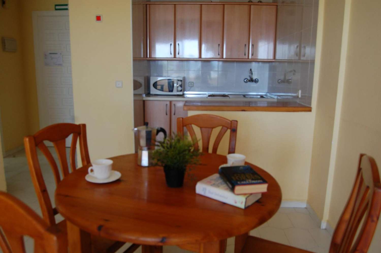 For rent from 01/04/2024 - 16/06/2024 beautiful apartment with sea views on 1st line of beach in Benalmadena .