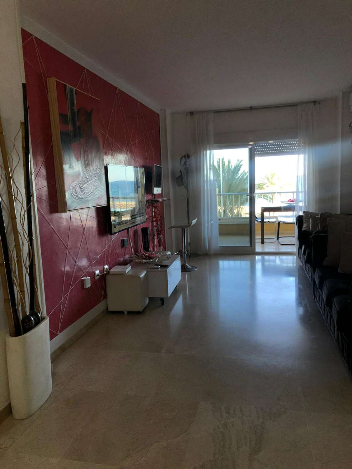 For rent from now until 30/6/2023 and from 1/09/2023 to 31/6/2024 magnificent apartment on the 1st line of the beach in Los Boliches, Fuengirola