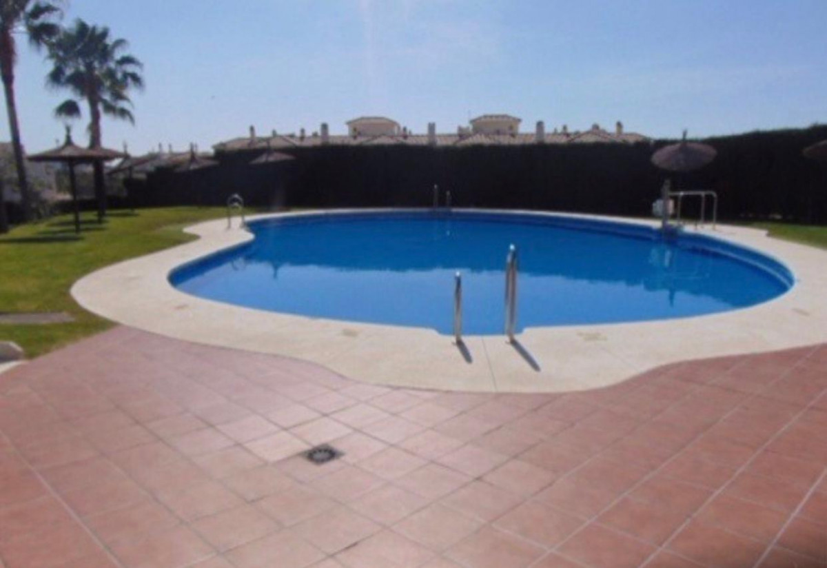 For rent MID SEASON from 15.9.24-30.6.25 nice apartment in Benalmadena