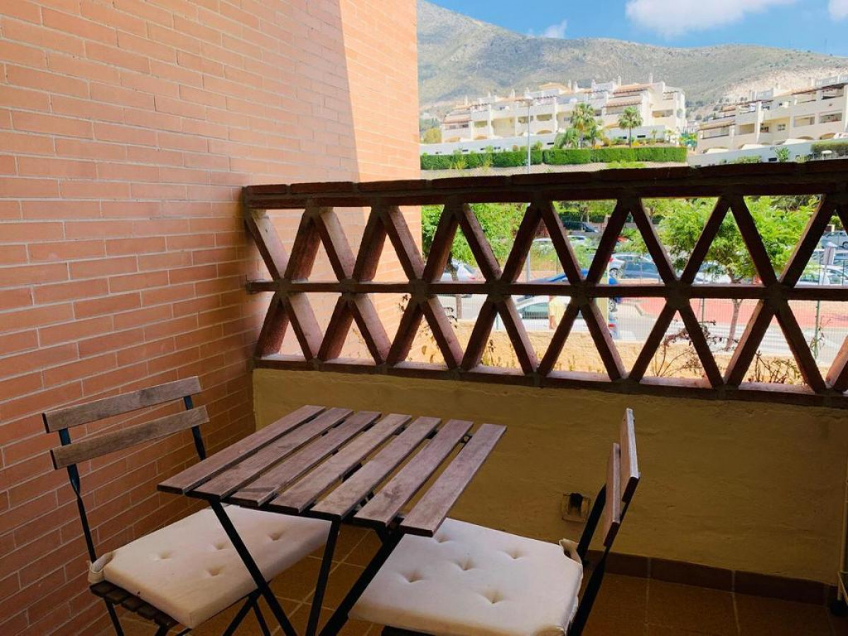 For rent MID SEASON from 15.9.24-30.6.25 nice apartment in Benalmadena