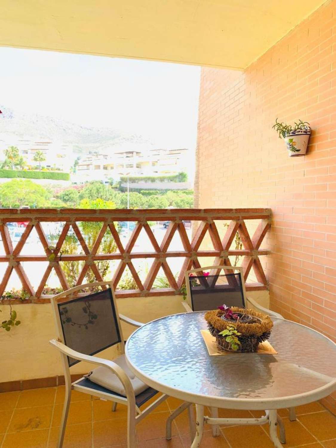 For rent MID SEASON from 15.9.24-30.6.25 nice apartment in Benalmadena