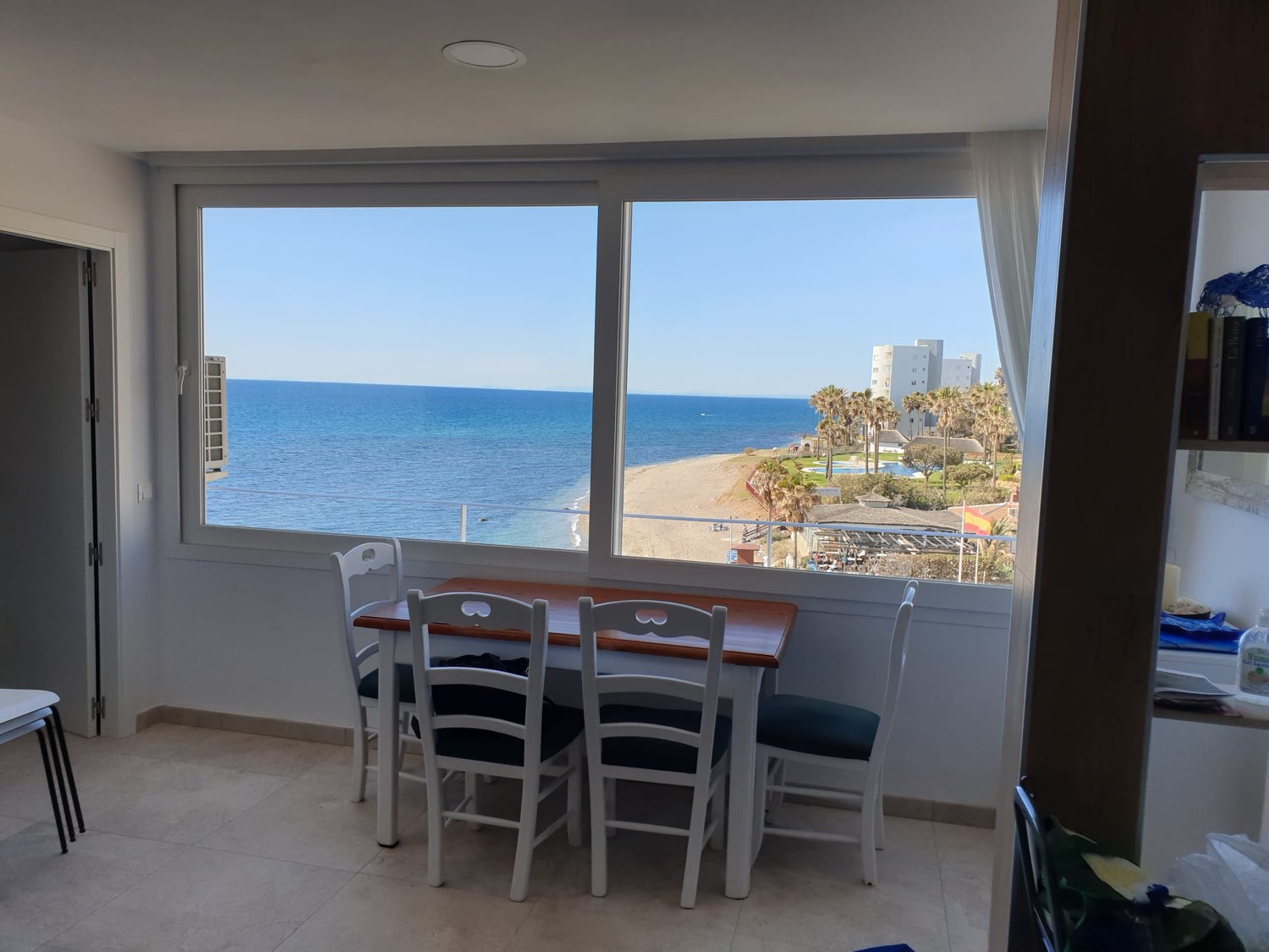 Te huur MIDDEN SEIZOEN 01/10/2024 - 30/06/2025 prachtig appartement in Calahonda (Mijas).