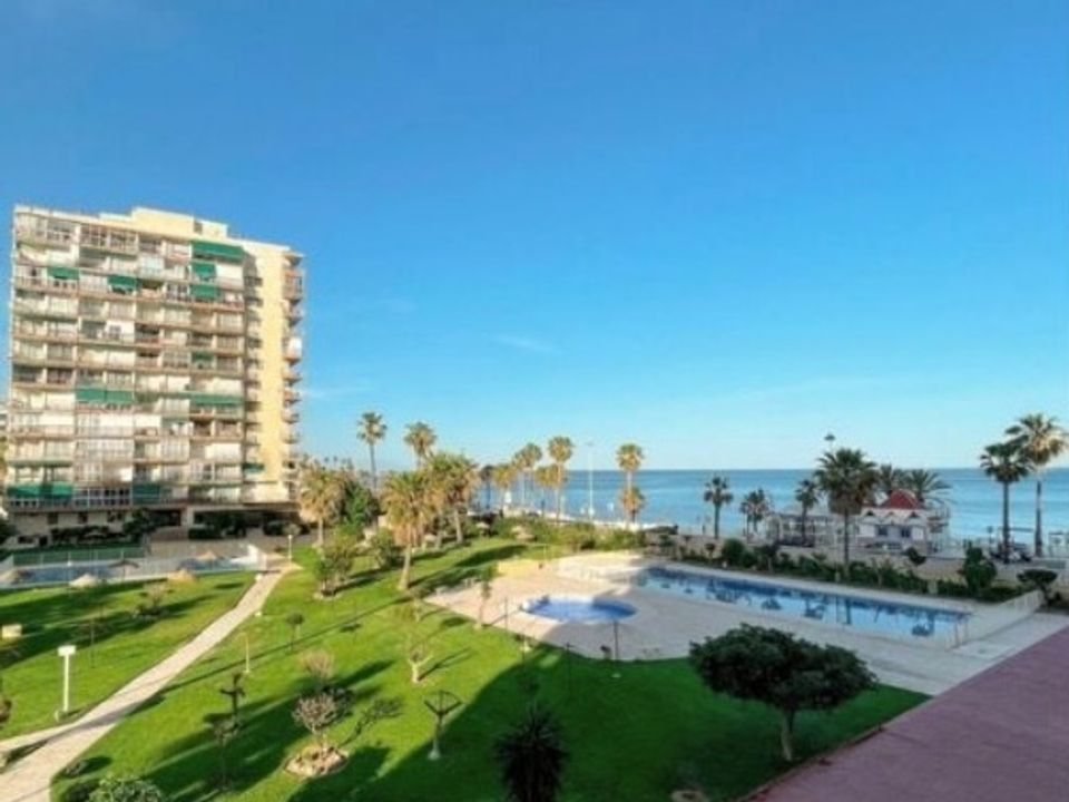 For rent HALF SEASON 01/11/2024-30/06/25 Nice studio with side sea views a few meters from the beach in Benalmadena