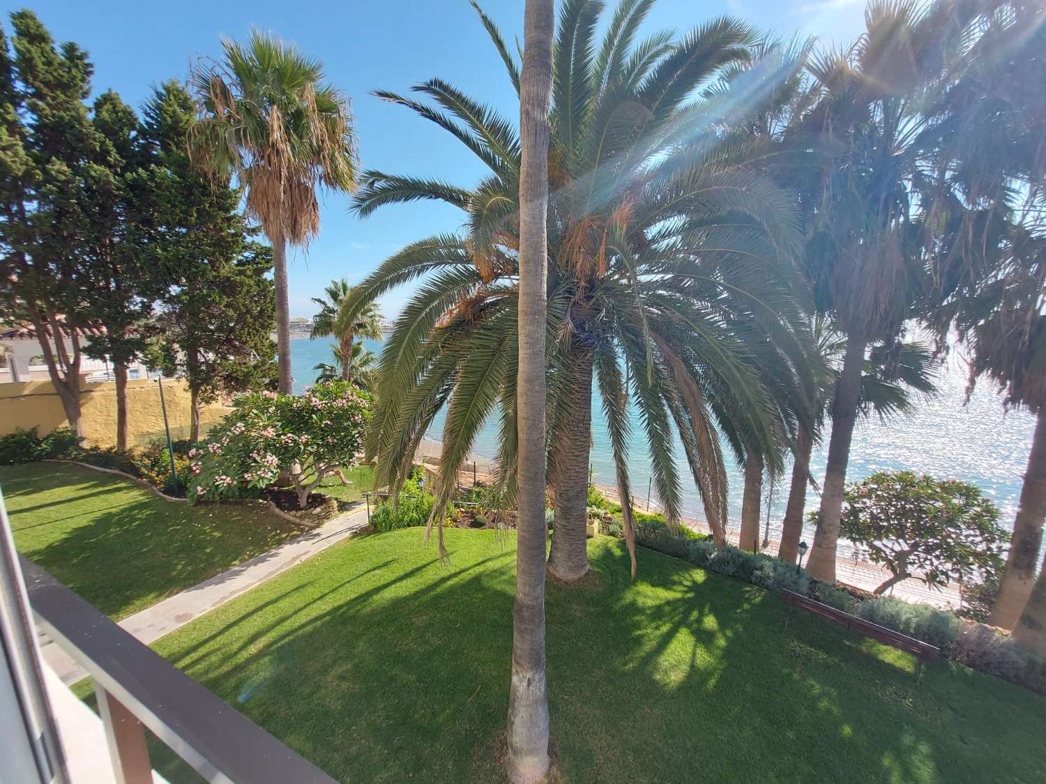 Mid-season . For rent from 1.9.25-30.6.2026 magnificent apartment with sea views on the 1st line in Benalmadena