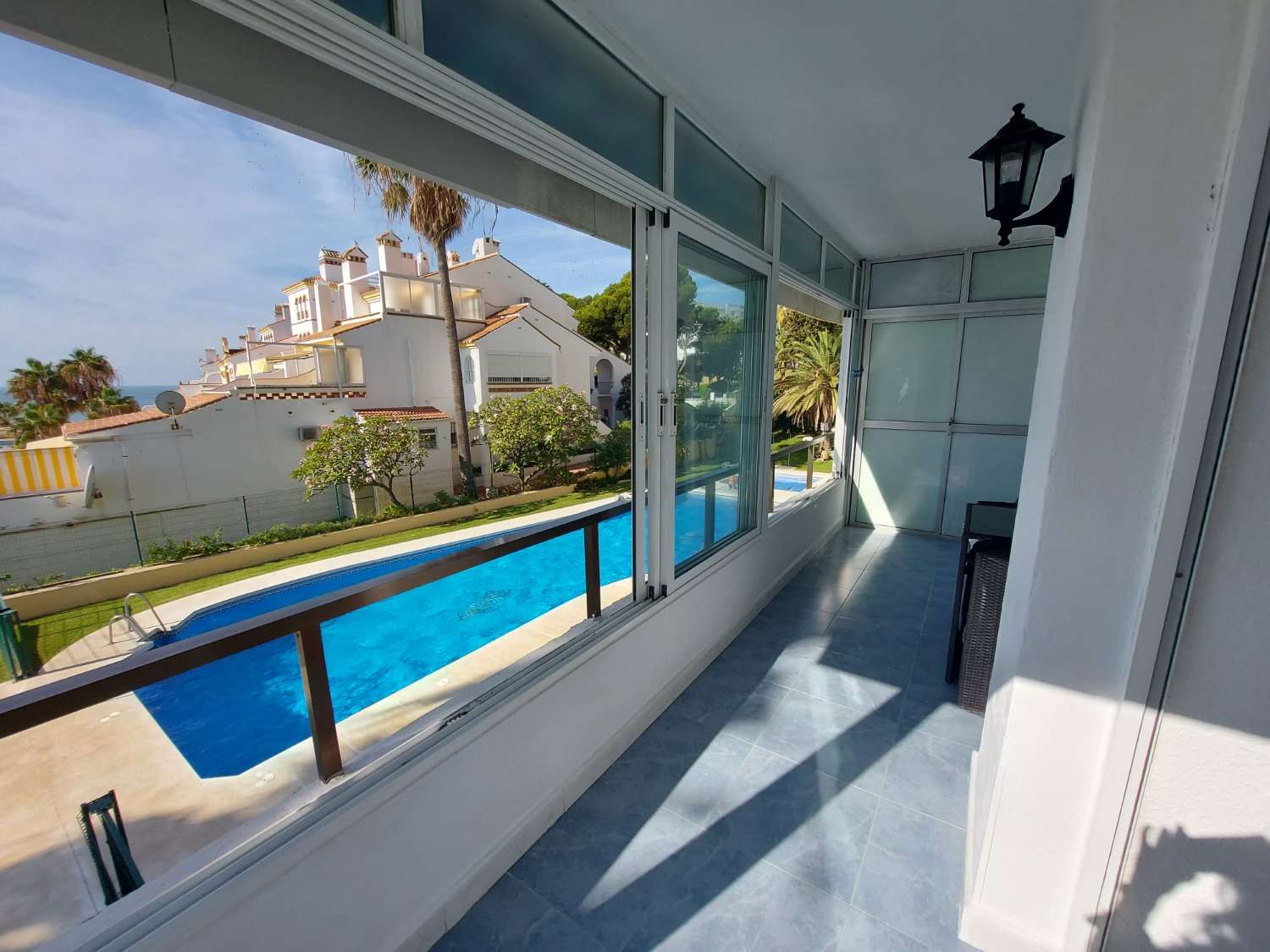 Mi-saison . A louer du 1.9.25-30.6.2026 magnifique appartement avec vue sur la mer sur la 1ère ligne à Benalmadena