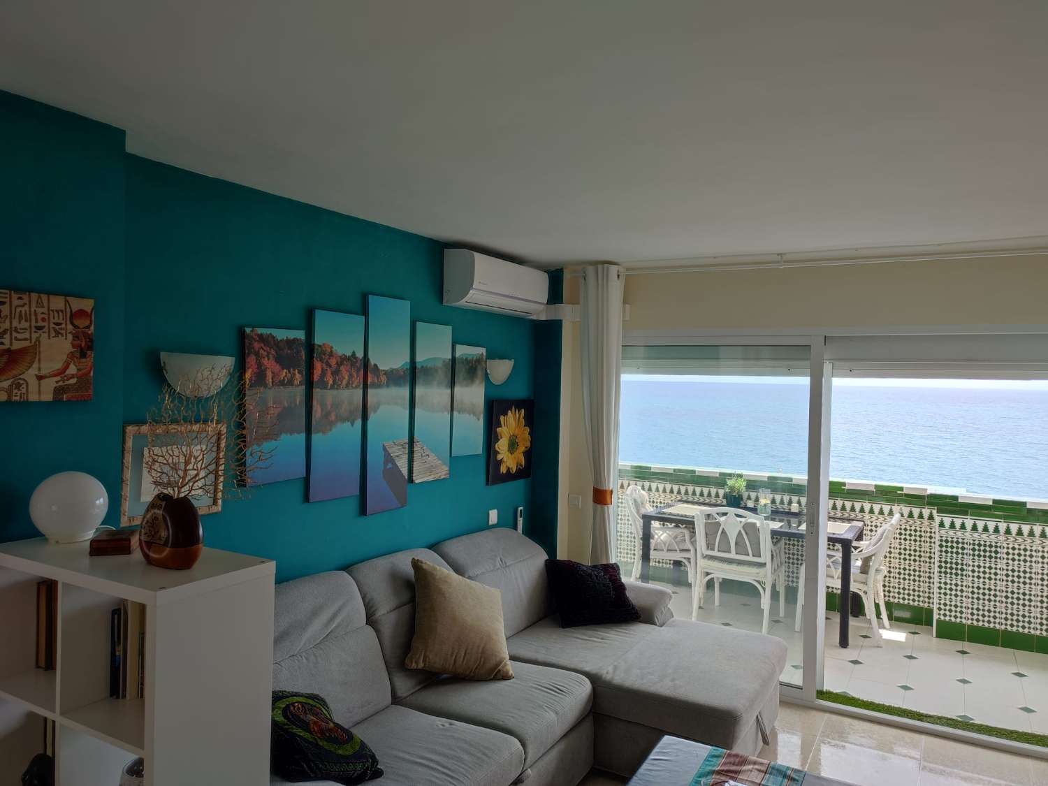 Te huur vanaf 01/10/2025 - 31/05/2026 1e lijns strand appartement in Benalmadena.