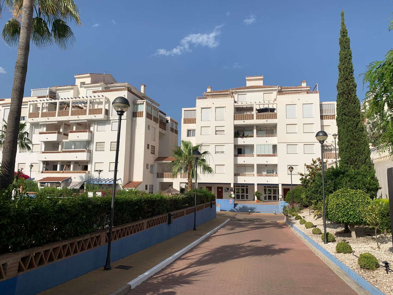 HET IS GEEN LANG SEIZOEN. Te huur van 1.9.2025-30.6.2026 Prachtig appartement met uitzicht op zee in Benalmádena