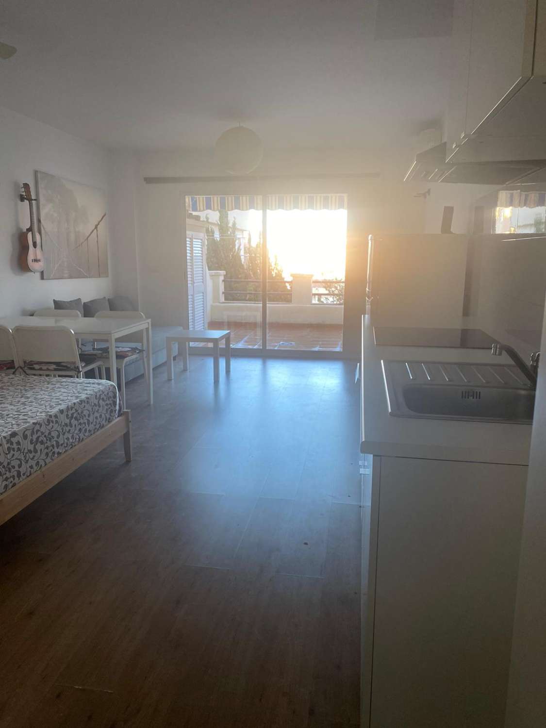 Se alquila desde 01/09/25 - 30/06/26 bonito estudio en Torrequebrada cerca de la playa (Benalmadena)