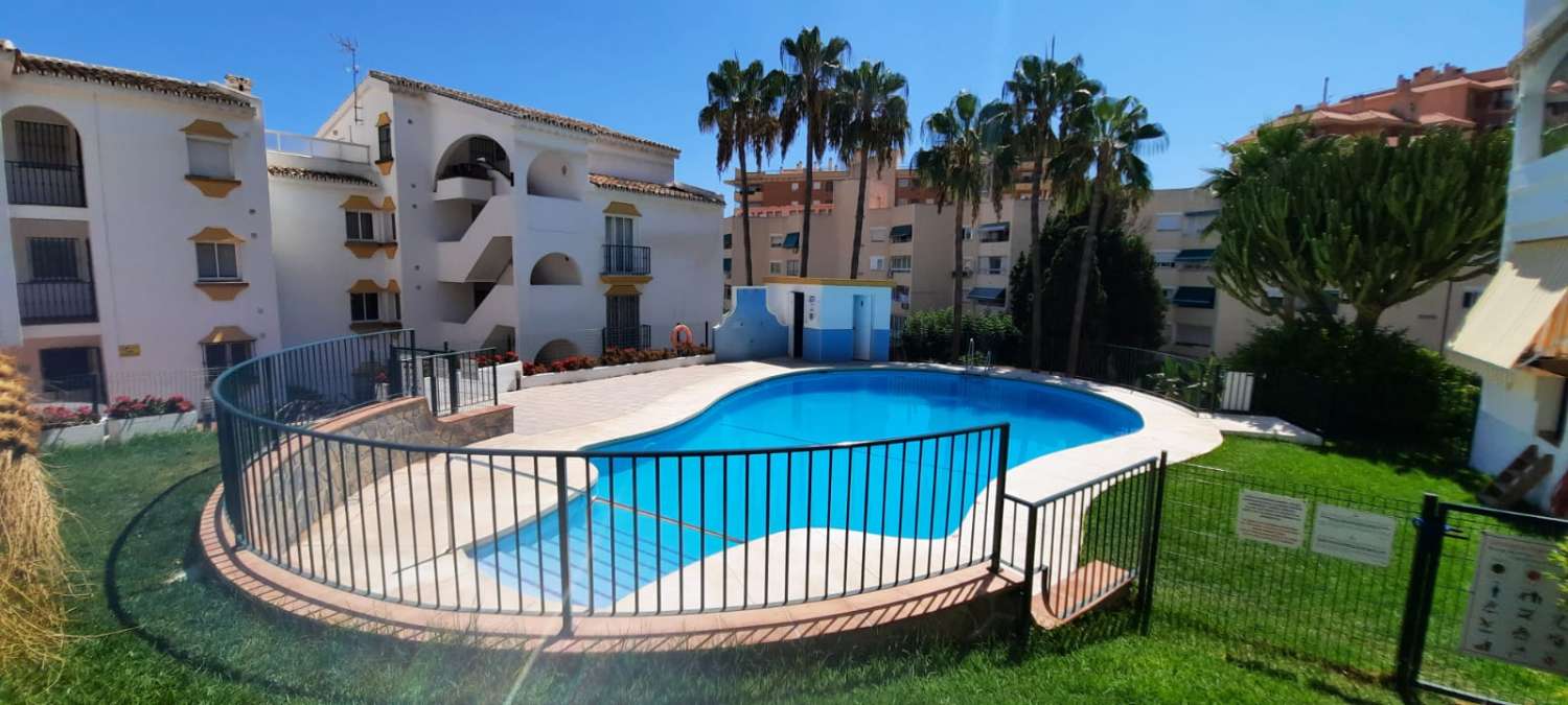 HALBSAISON ZU VERMIETEN VOM 01.09.2023 BIS 31.05.2024 SCHÖNE NEU RENOVIERTE WOHNUNG IN TORREBLANCA DEL SOL, FUENGIROLA.