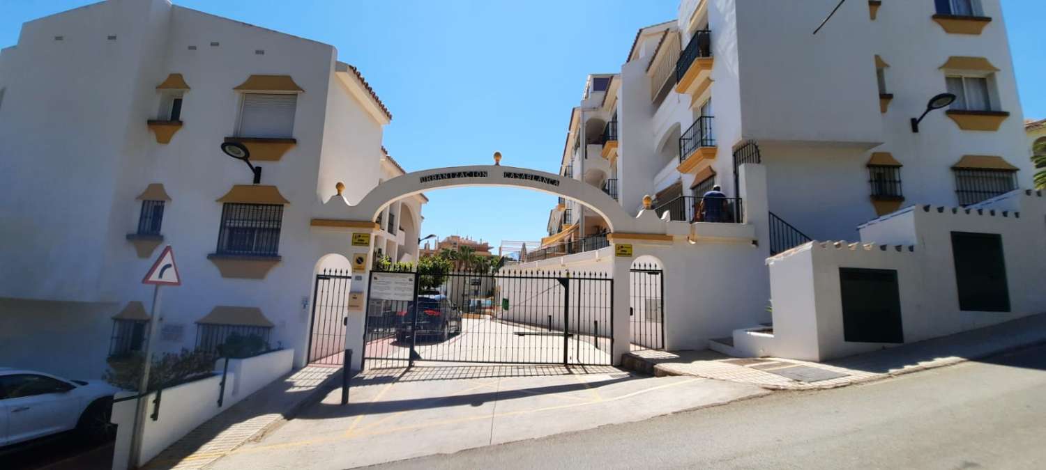 HALBSAISON ZU VERMIETEN VOM 01.09.2023 BIS 31.05.2024 SCHÖNE NEU RENOVIERTE WOHNUNG IN TORREBLANCA DEL SOL, FUENGIROLA.