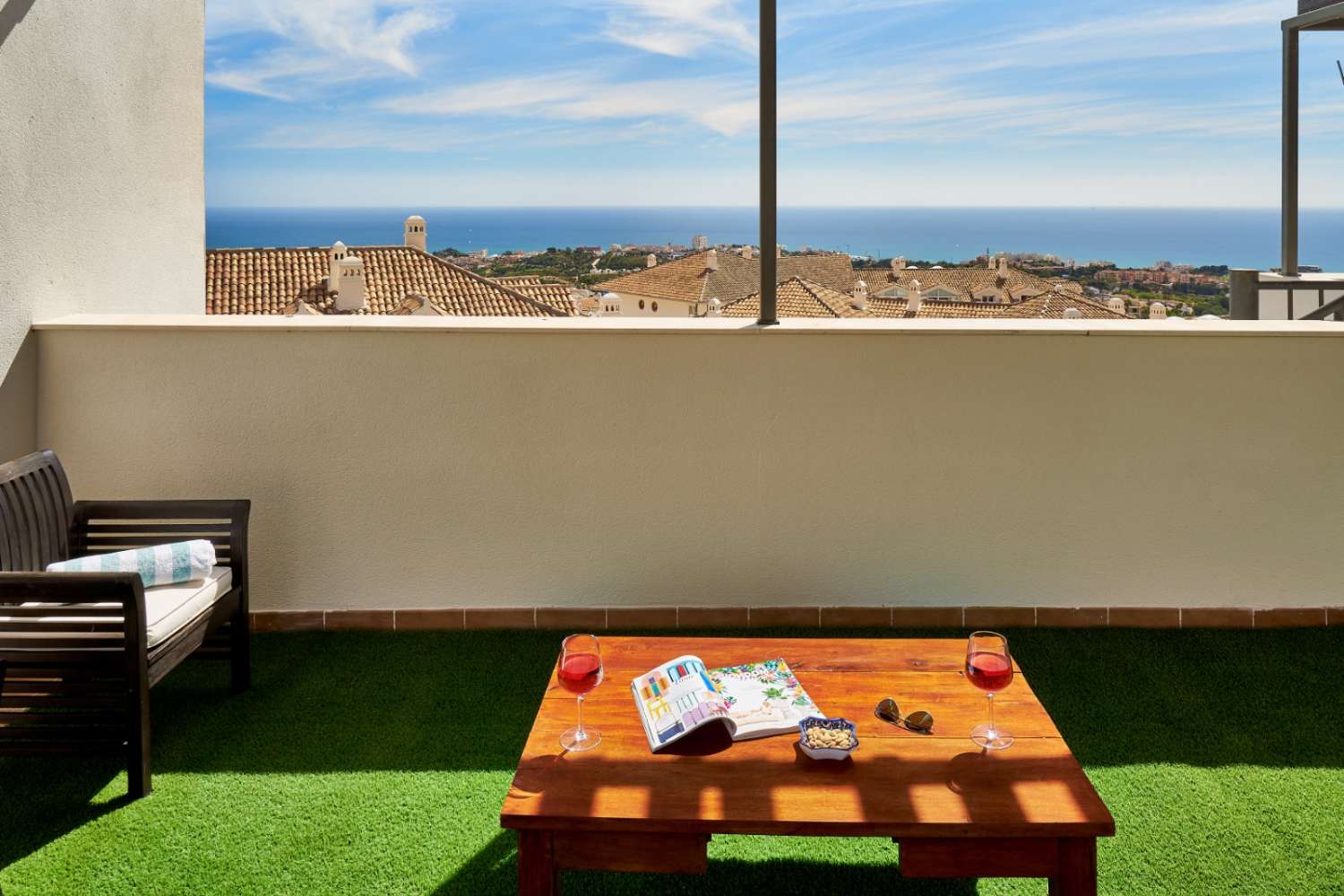 TIL LEJE FRA 1/10/2024 TIL 30/6/25 SMUK PENTHOUSE I BENALMÁDENA.-