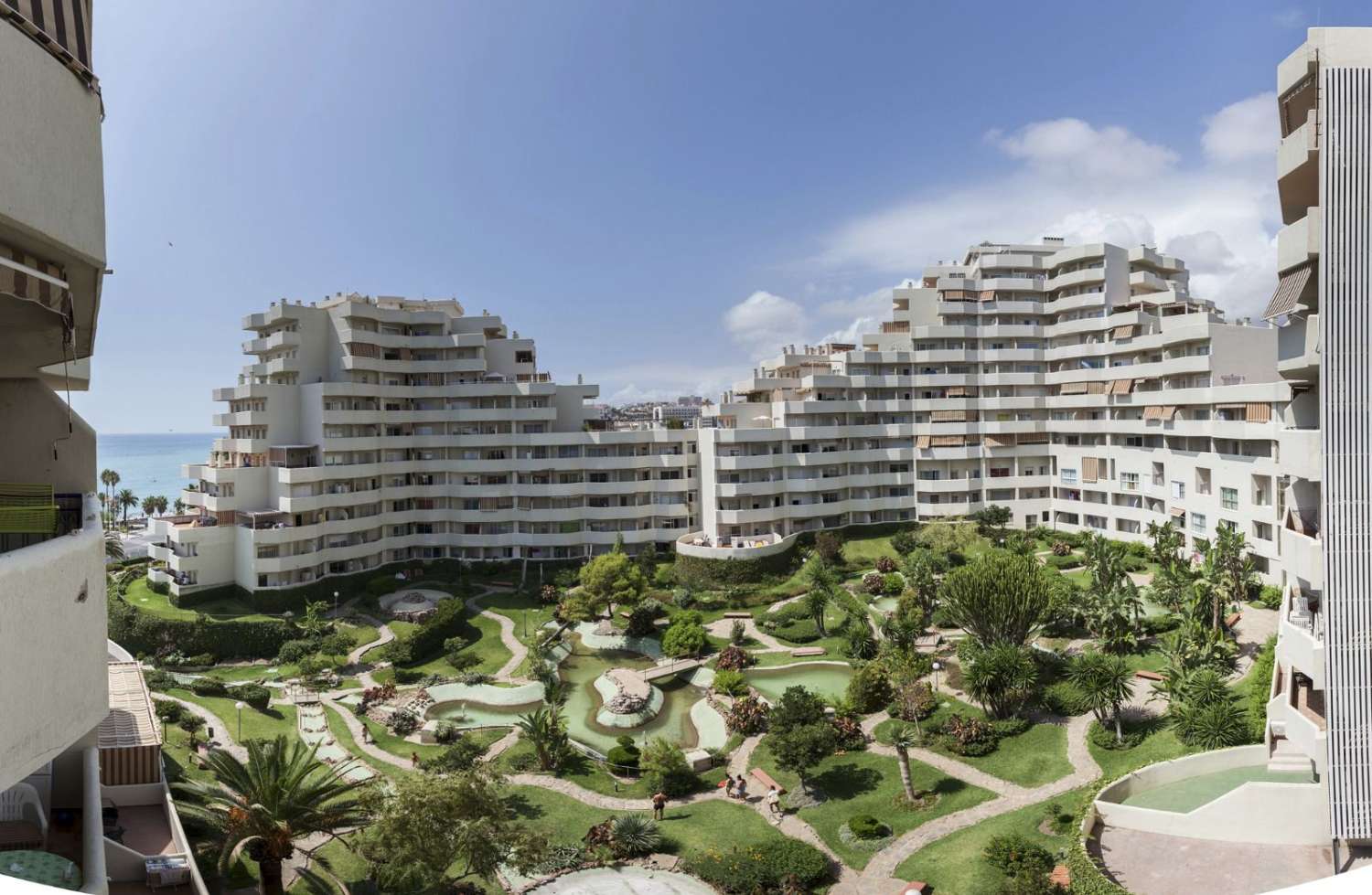 Se alquila desde ya hasta 31/10/2023 bonito apartamento en 1ª linea de playa en Benalmadena