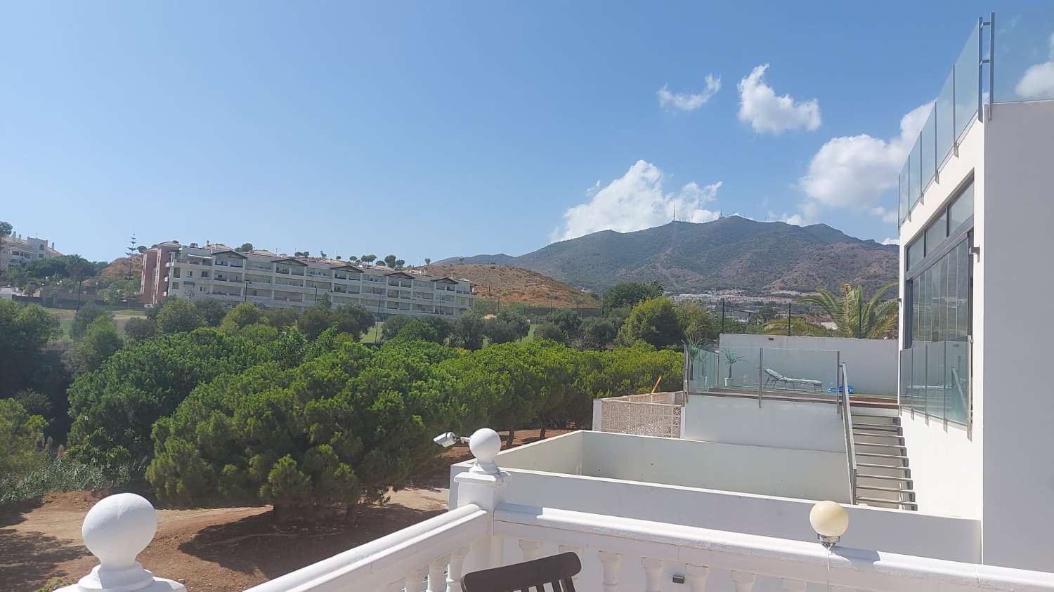 NIET BESCHIKBAAR VOOR LANGE TERMIJN!!  TE HUUR VAN 1/09/2024 -31/7/2025 APPARTEMENT IN MONTEALTO. BENALMADENA.