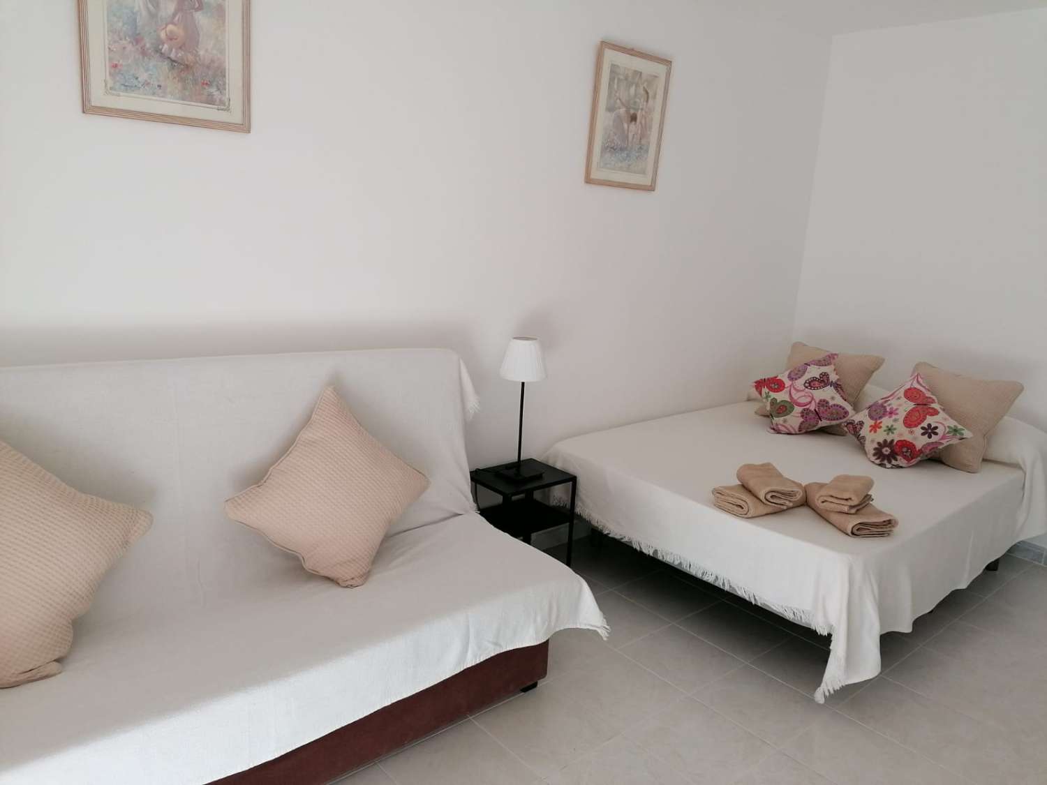 For rent HALF SEASON from 06/04/2025 - 15/06/2025 Beautiful studio with side sea and mountain views in Benalmadena