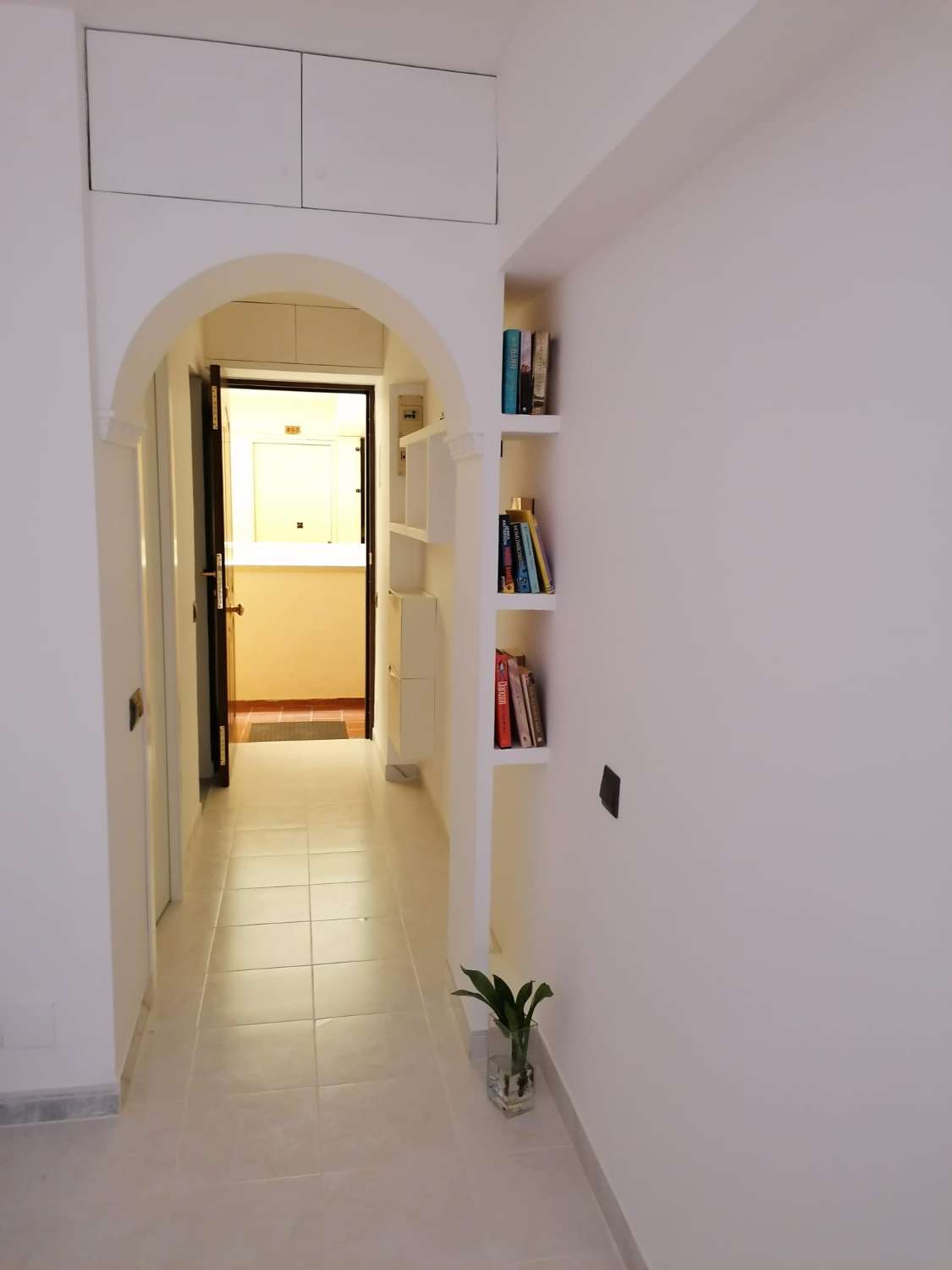 For rent HALF SEASON from 06/04/2025 - 15/06/2025 Beautiful studio with side sea and mountain views in Benalmadena