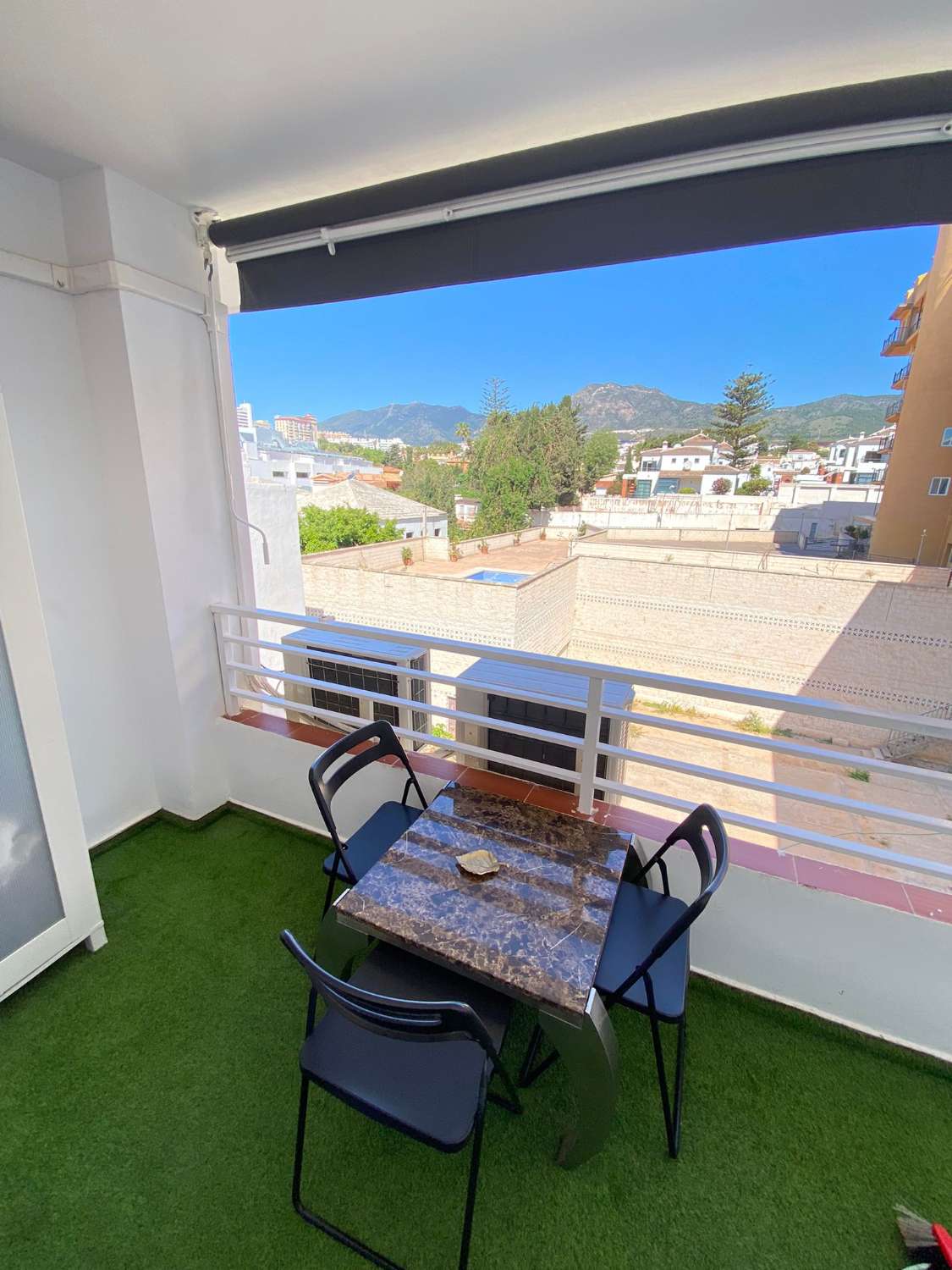 LANG SEIZOEN.  Te huur vanaf 01.03.25 Prachtig penthouse in Benalmádena