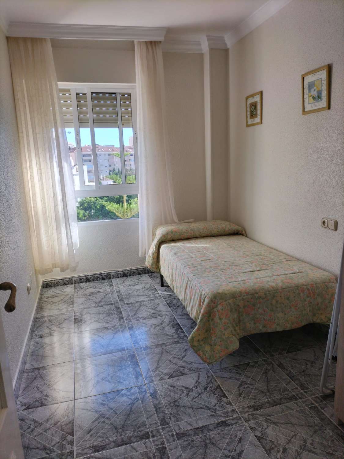 In affitto MEZZA STAGIONE dal 1/11/2024 al 31/5/2025 appartamento con 3 camere da letto fronte mare