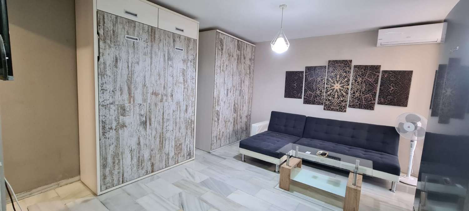 FOR RENT FROM 1/11/2022-31/5/2023 APARTMENT IN BENALMÁDENA, 200METERS FROM THE BEACH