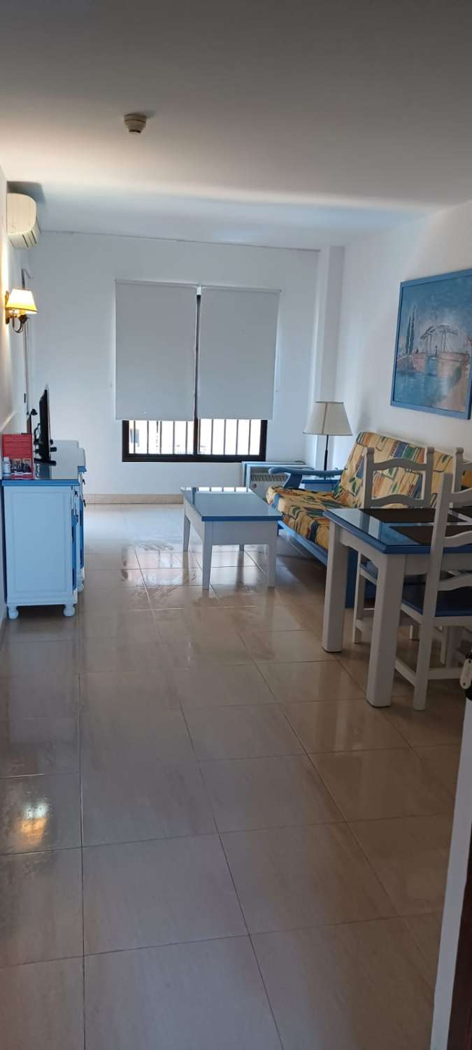 For rent HALF SEASON from 01/09/2025 - 30/04/2026 Beautiful apartment with sea views on the 1st line of the beach in Fuengirola