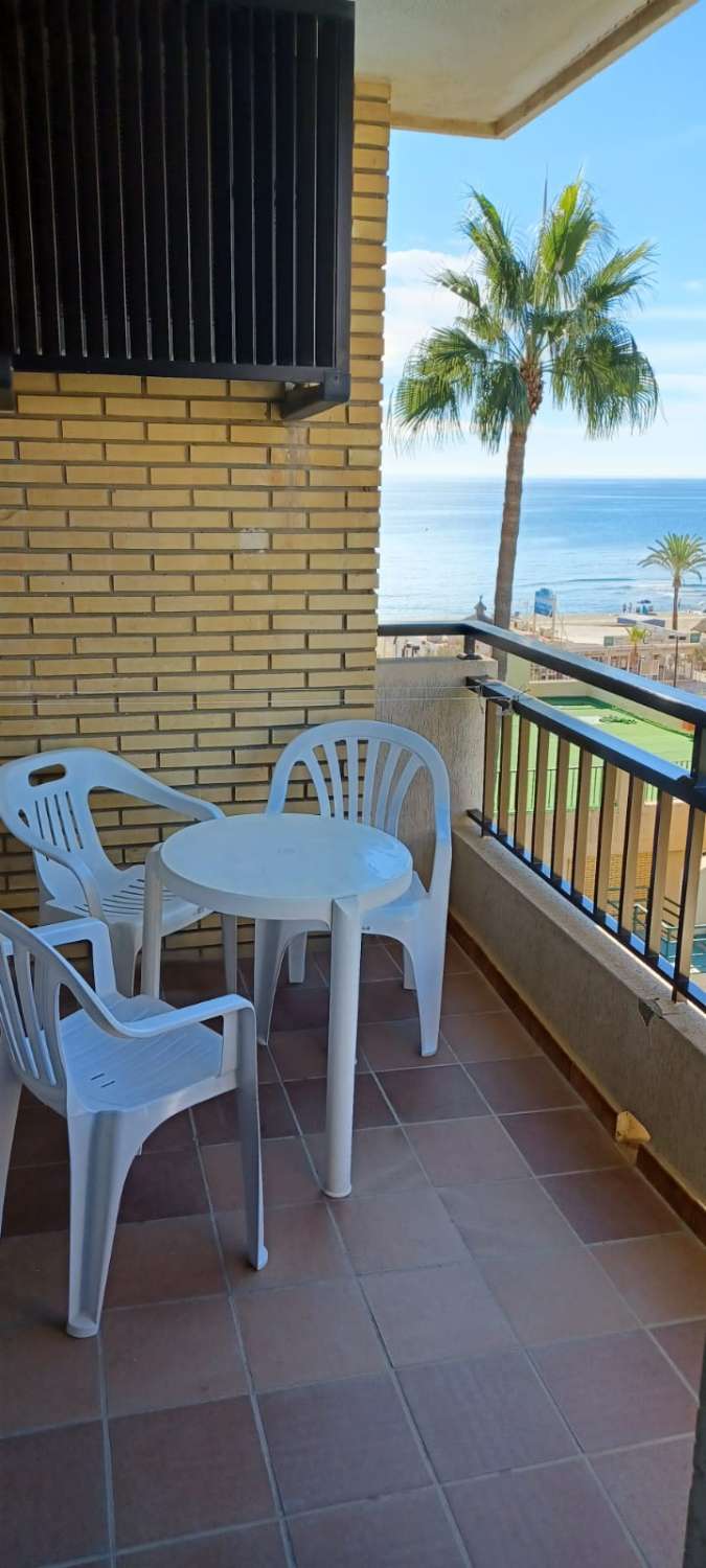 For rent HALF SEASON from 01/09/2025 - 30/04/2026 Beautiful apartment with sea views on the 1st line of the beach in Fuengirola