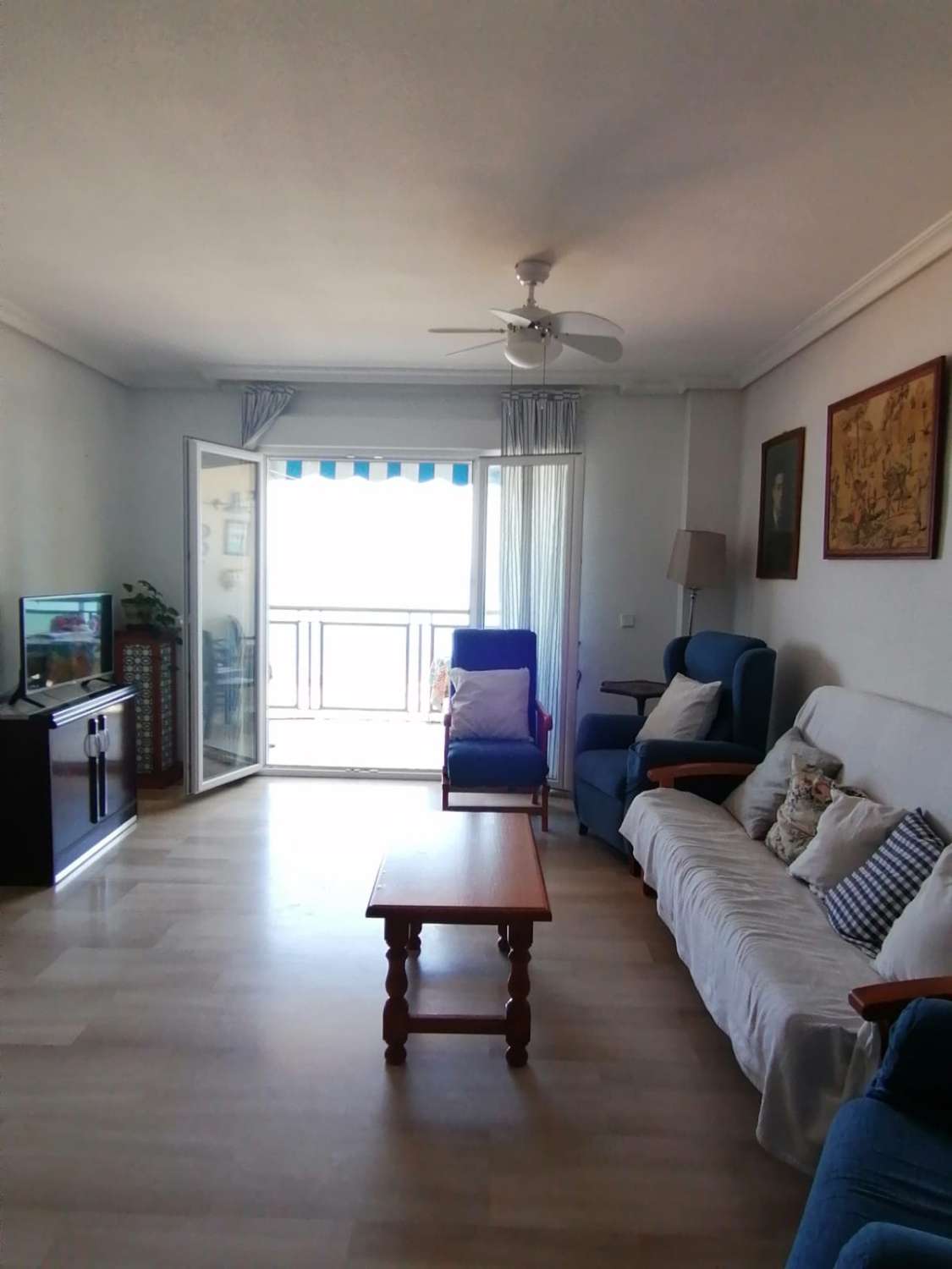 Te huur HALF SEIZOEN van 8/9/2025 - 20/12/2025 en van 8/1/26-30/6/26 mooi appartement op de 1e lijn van het strand in Los Boliches (Fuengirola)