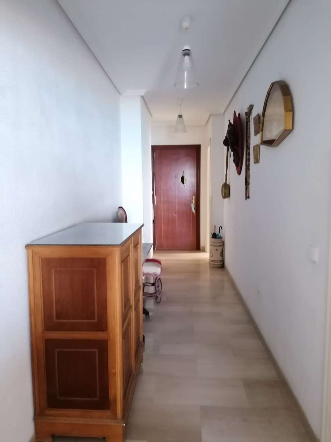 Te huur HALF SEIZOEN van 8/9/2025 - 20/12/2025 en van 8/1/26-30/6/26 mooi appartement op de 1e lijn van het strand in Los Boliches (Fuengirola)