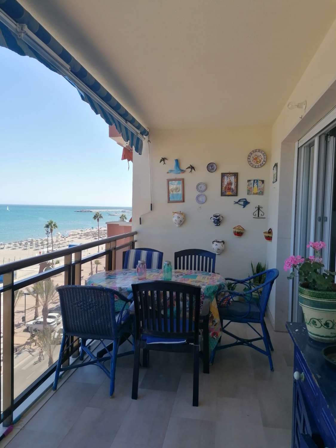 For rent HALF SEASON from 8/9/2025 - 20/12/2025 and from 8/1/26-30/6/26 beautiful apartment on the 1st line of the beach in Los Boliches (Fuengirola)