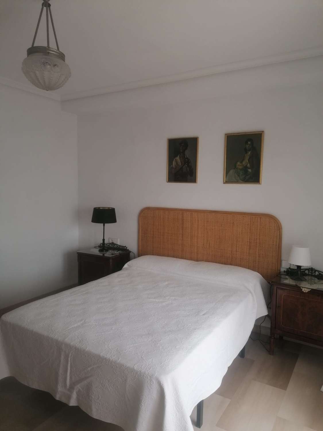 Te huur HALF SEIZOEN van 8/9/2025 - 20/12/2025 en van 8/1/26-30/6/26 mooi appartement op de 1e lijn van het strand in Los Boliches (Fuengirola)