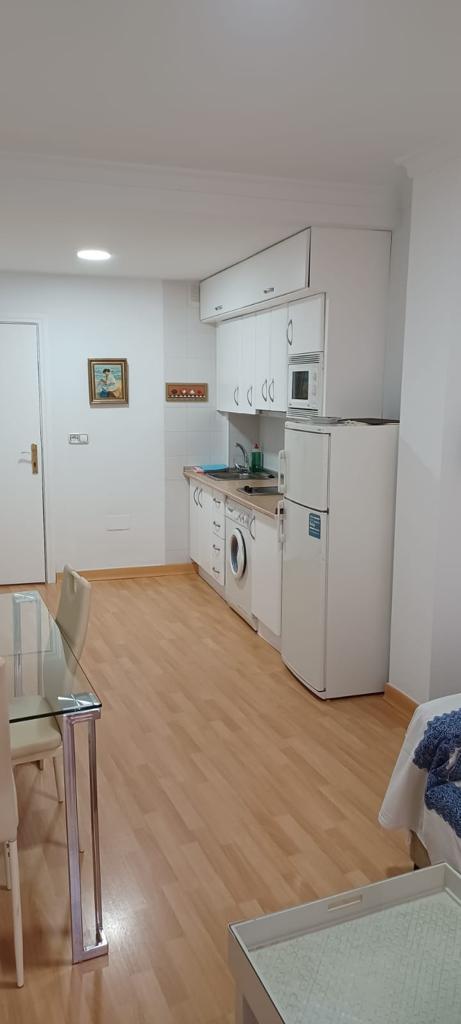 Se alquila Media Temporada desde el 01/10/2025-30/04/2026  bonito apartamento a 10 metros del Paseo Marítimo de Fuengirola.