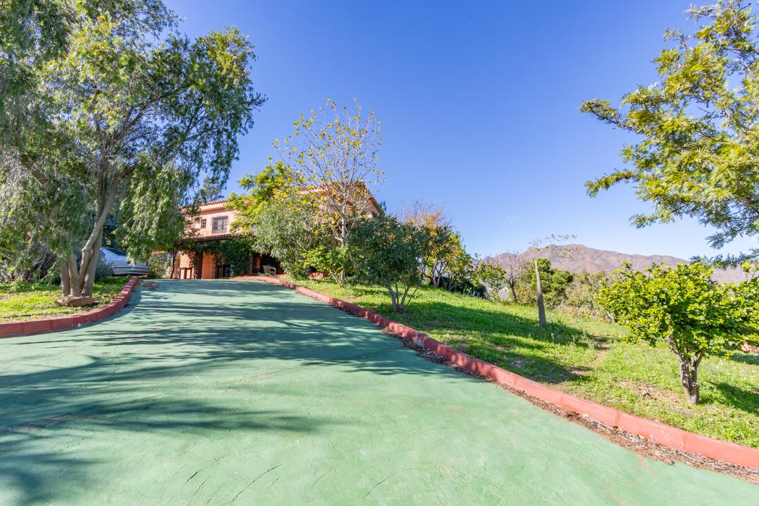 Se vende magnifica  casa de campo  en la zona de Entrerrios (Mijas)