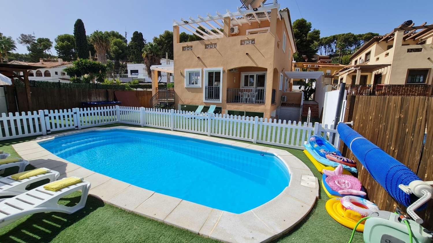 MID SEASON For rent from 1.11.24-30.4.25 MAGNIFICENT villa in Urbanización El Pinar (Torremolinos)