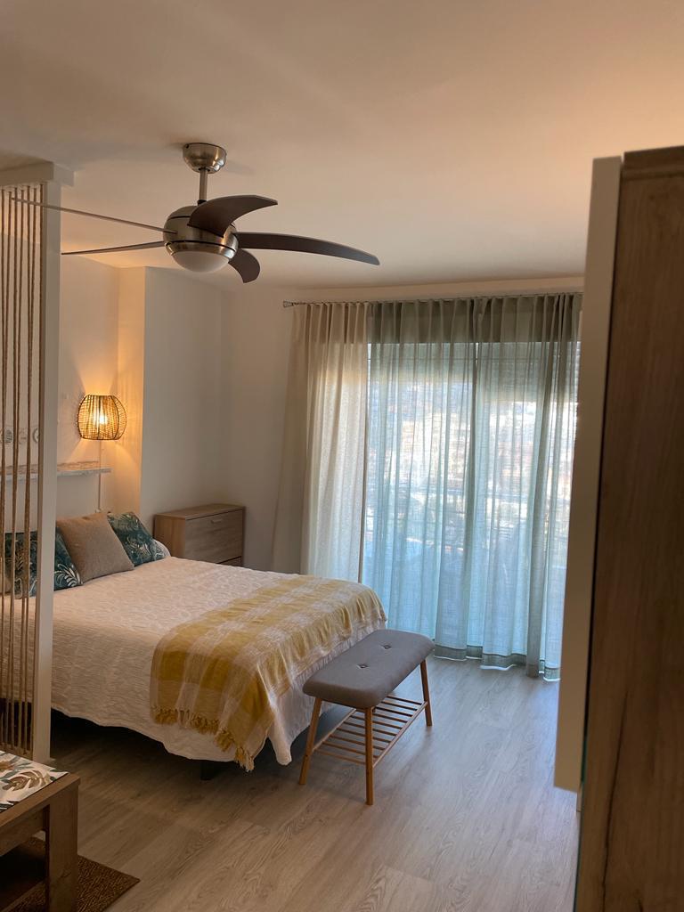 MID-TERM RENTAL FROM 1.10.24-30.4.25 STUDIO WITH SEA VIEWS IN LA CARIHUELA (TORREMOLINOS)