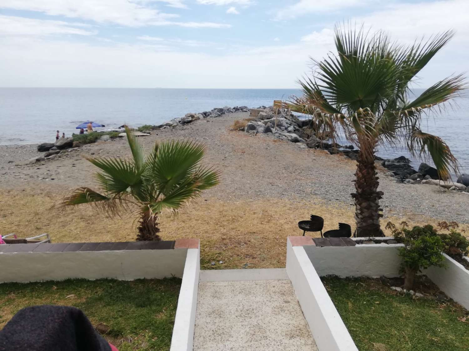 Se  vende apartamento a pie de playa en Benalmadena