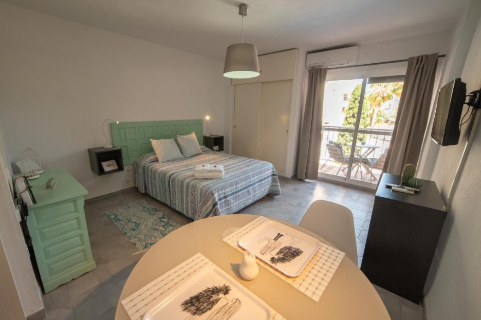 For rent MID SEASON 01/11/2024 - 31/03/2025 Beautiful studio apartment in Benalmadena Costa