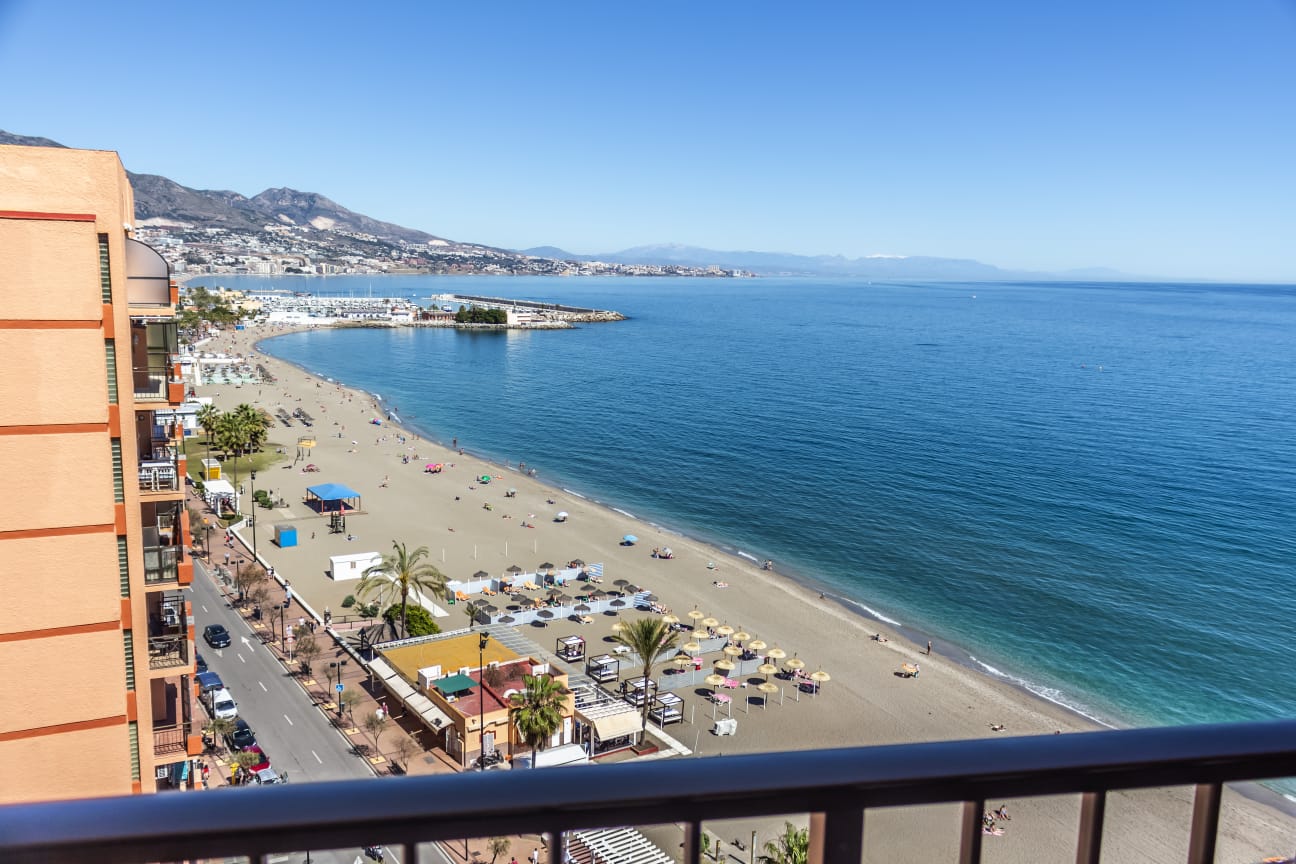 RENT MID-SEASON FROM 01/11/24 31/05/2025 BEAUTIFUL APARTMENT WITH SEA VIEWS IN FUENGIROLA.