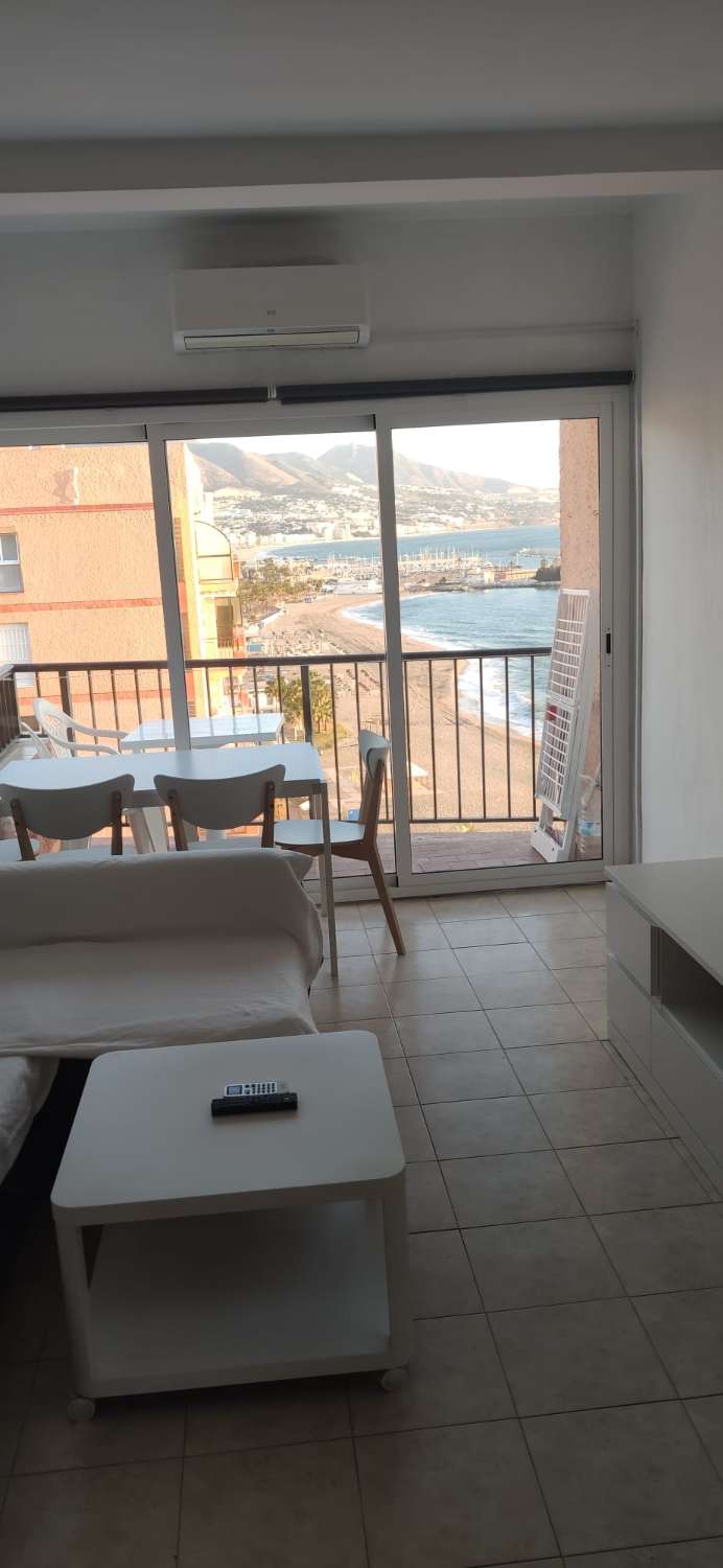 LOCATION MI-SAISON DU 01/11/24 AU 31/05/2025 BEL APPARTEMENT AVEC VUE SUR LA MER À FUENGIROLA.