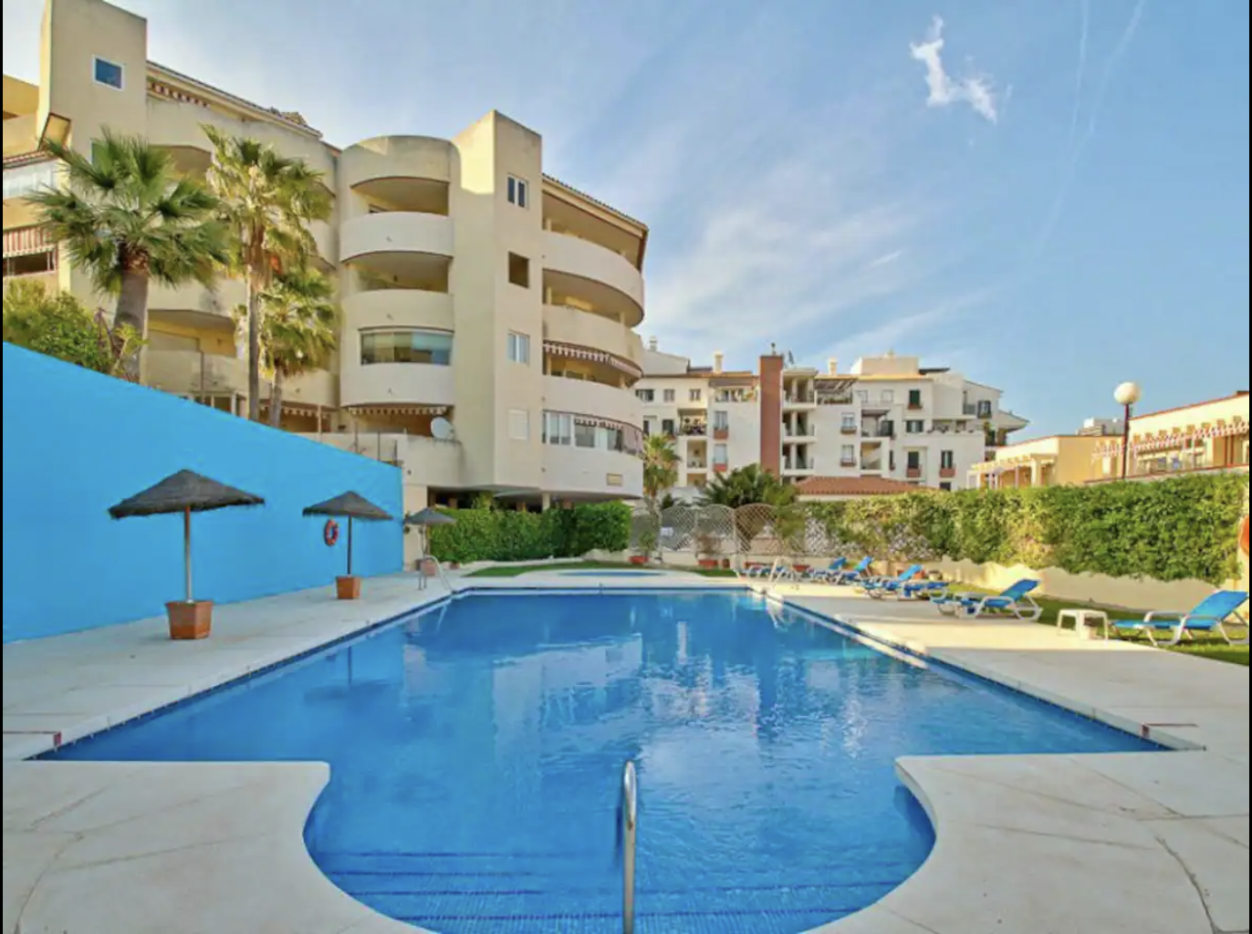 Beautiful apartment for rent in Torrequebrada from 01/10/2024 - 30/04/2025 in Benalmadena Costa