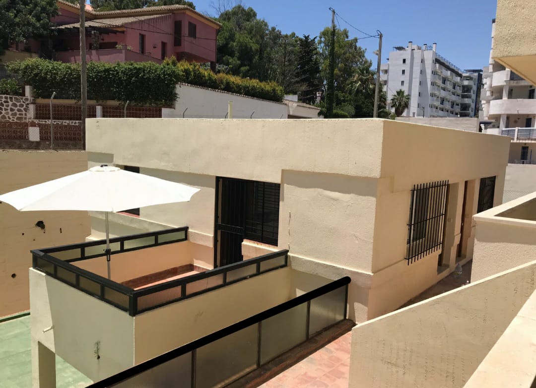 TREVLIGT LOFT ATT HYRA I 1: A RADEN AV STRANDEN MELLANSÄSONG FRÅN 01/09/2024 - 30/06/2025 i Benalmadena Costa.-