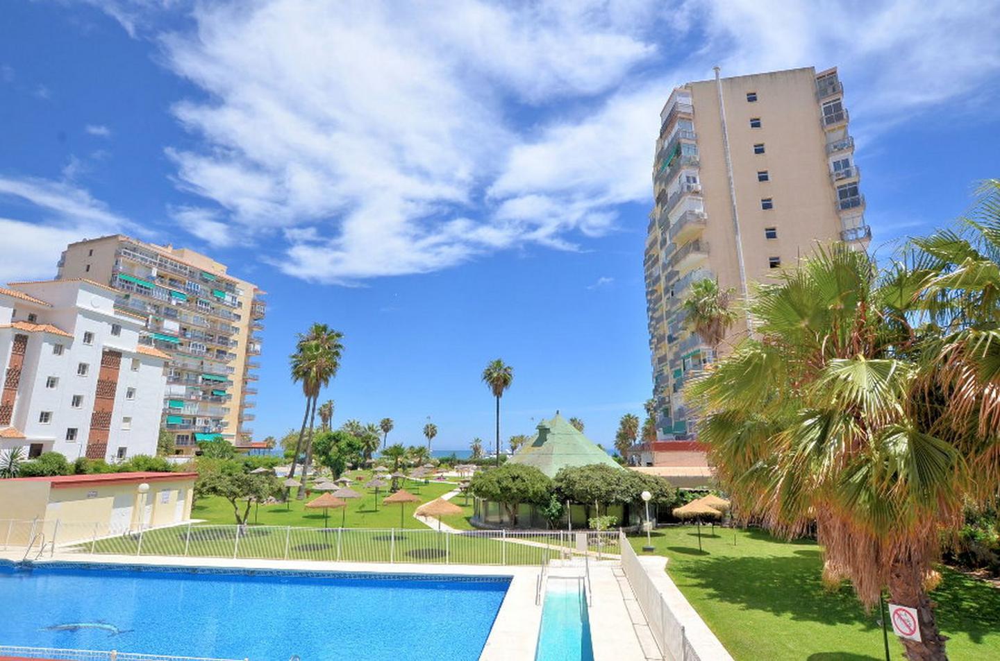 Te huur MIDDEN SEIZOEN 1/10/2024-31/05/2025 , prachtig gerenoveerd studio-appartement met uitzicht op zee in Benalmádena Costa