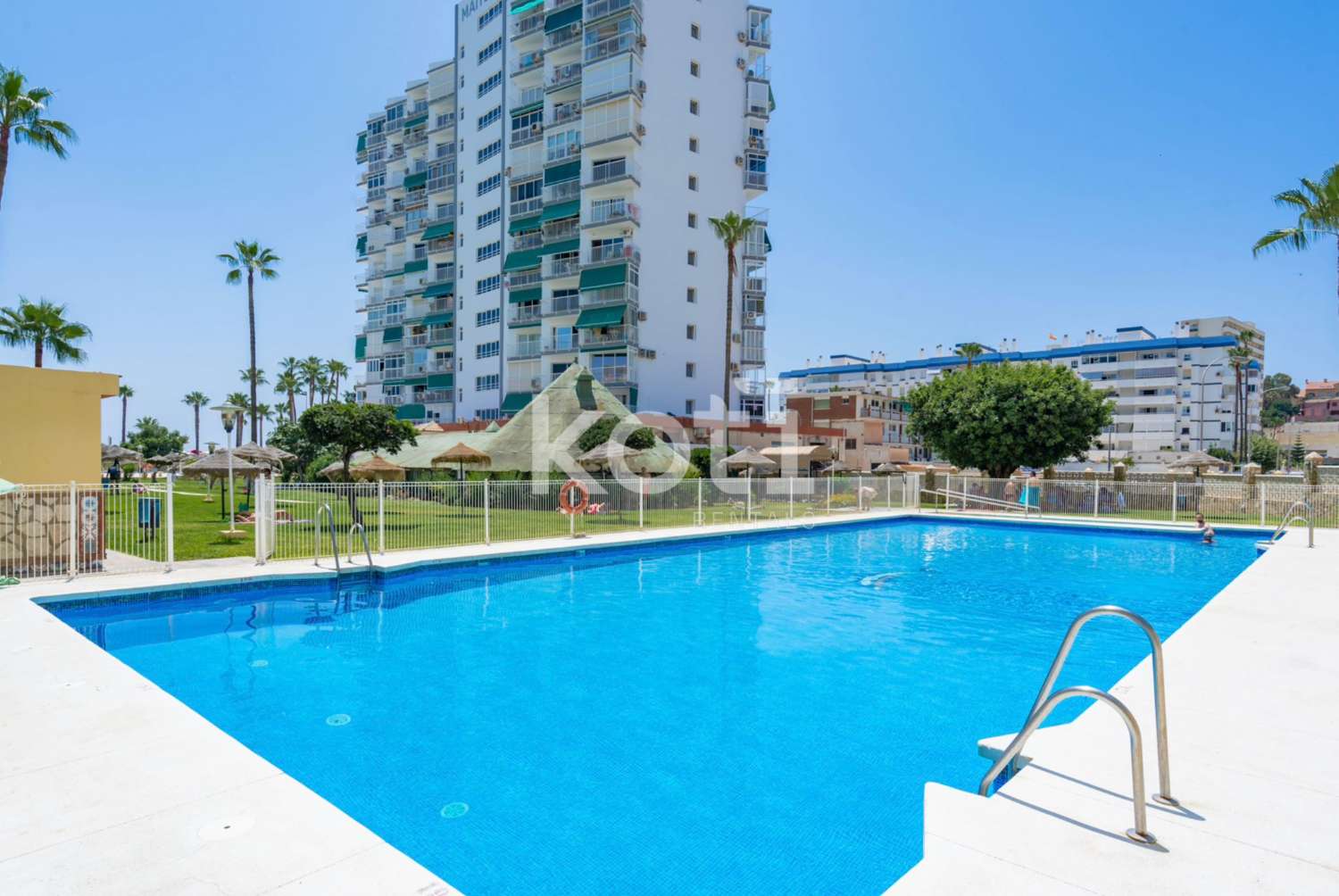 Te huur MIDDEN SEIZOEN 1/10/2024-31/05/2025 , prachtig gerenoveerd studio-appartement met uitzicht op zee in Benalmádena Costa