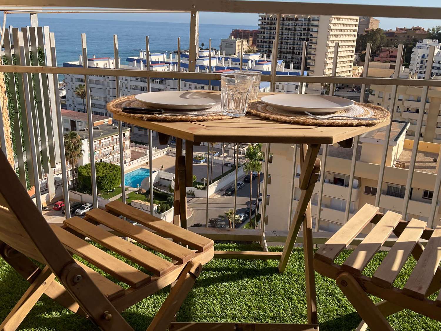 Te huur MIDDEN SEIZOEN 1/10/2024-31/05/2025 , prachtig gerenoveerd studio-appartement met uitzicht op zee in Benalmádena Costa