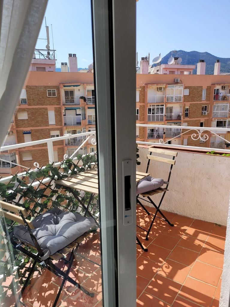 Se alquila desde 17/01/2025 -30/6/2025 bonito apartamento con vistas al mar en Benalmadena