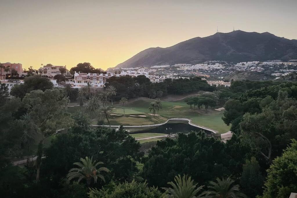 HYR HALVSÄSONG FRÅN 2024-01-02 - 2024-05-31 VACKER LÄGENHET I TORREQUEBRADA (BENALMADENA)