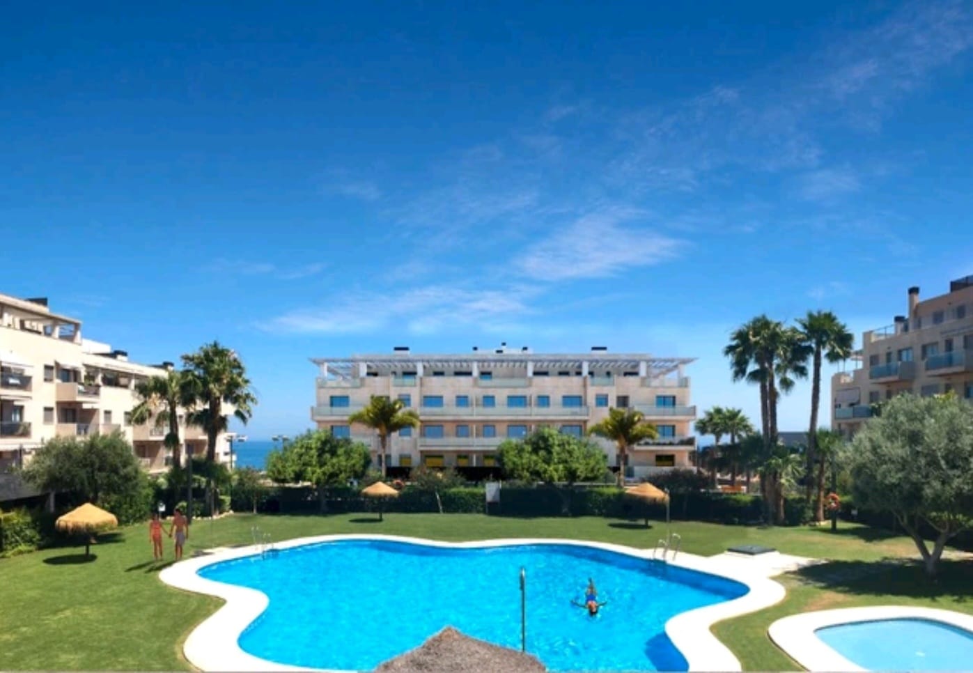 SE ALQUILA ESPECTACULAR APARTAMENTO desde 26/12/2024 - 31/05/2025 EN EL PINILLO TORREMOLINOS