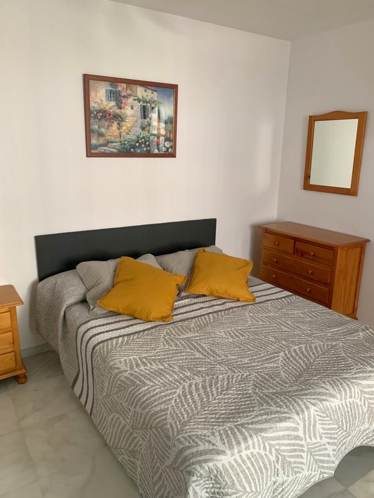 MOOI APPARTEMENT TE HUUR 01/9/2024 - 30/6/2025 IN TORREQUEBRADA (BENALMADENA)