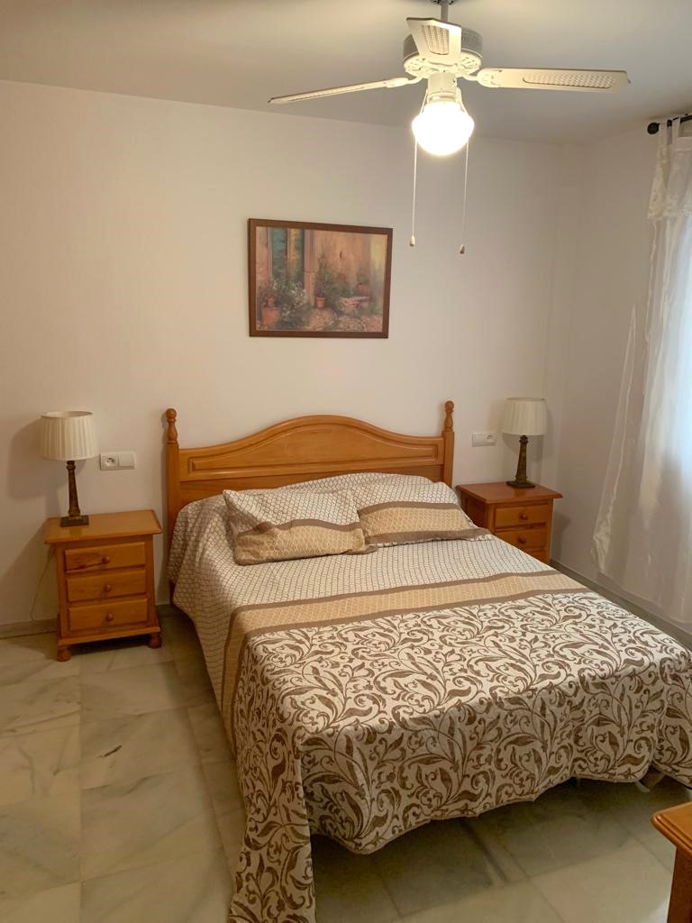 SE ALQUILA BONITO APARTAMENTO 01/9/2024 - 30/6/2025 EN TORREQUEBRADA (BENALMADENA)